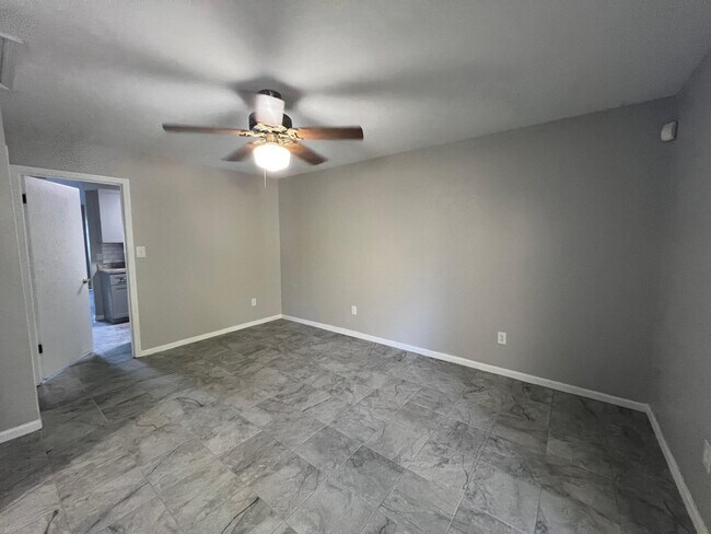 Building Photo - 2500 Mar Ct