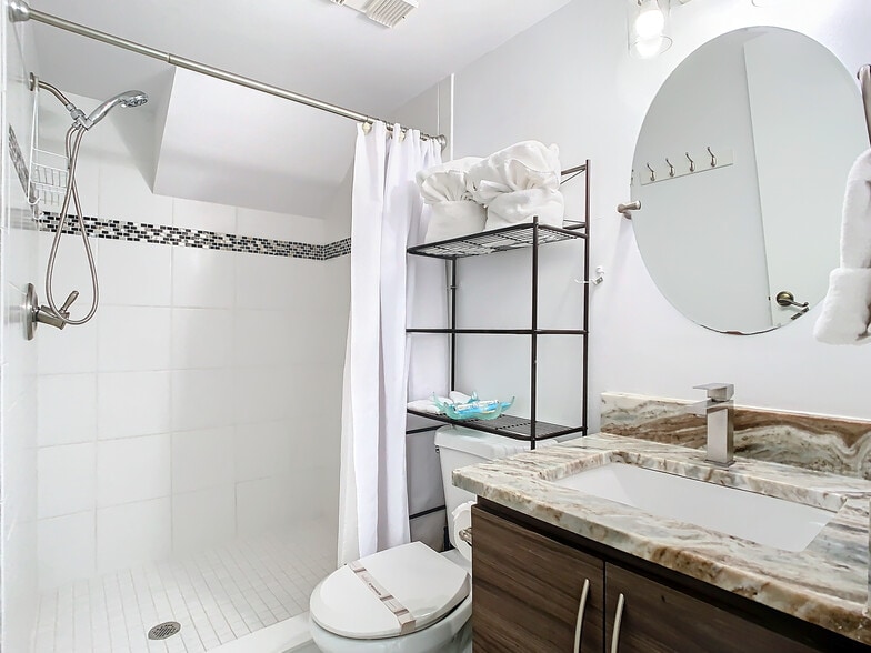 Master Bathroom - 2951 S Highway A1A