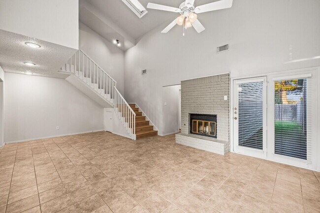 Building Photo - 534 N Fulton Ave