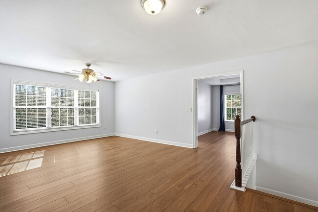 Building Photo - Stunning home nestled at the end of a quiet cul-de-sac!