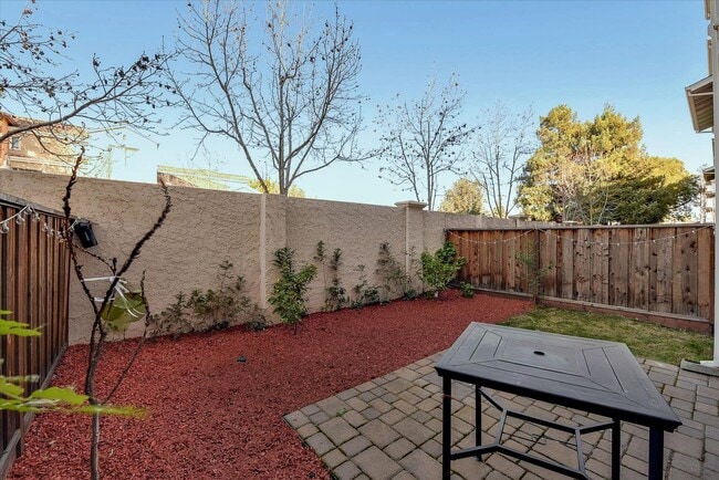 Building Photo - LUXURY TOWNHOME IN SUNNYVALE | 2014 BUILD
