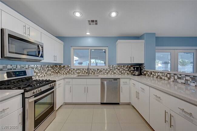 Building Photo - 5470 Logville St