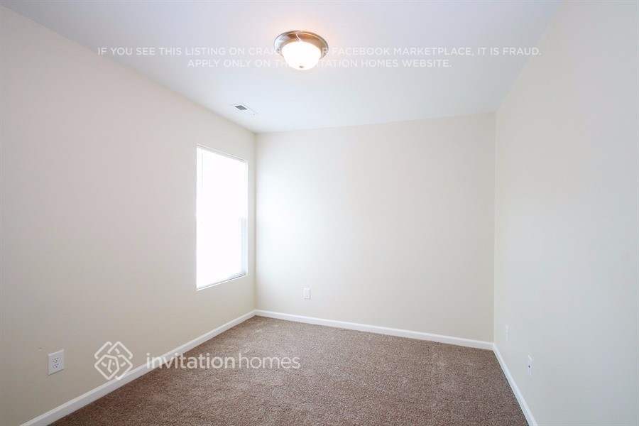 Building Photo - 5016 Broad Leaf Ct
