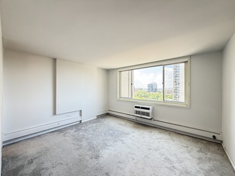 Building Photo - 1442 N Dearborn St