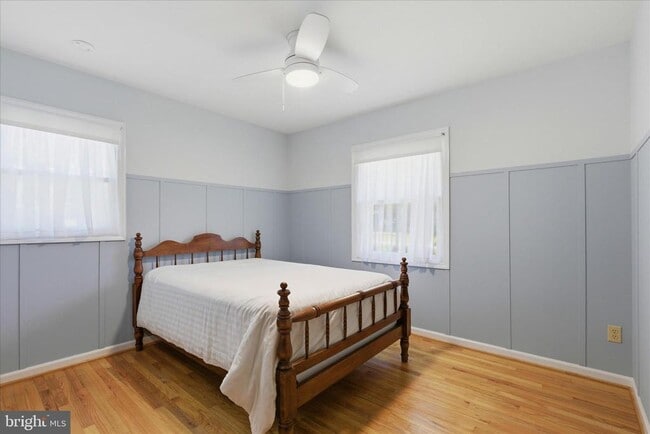 Building Photo - 45320 Barefoot Dr