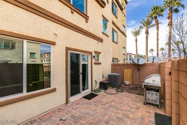 Building Photo - 1525 Spiced Wine Ave