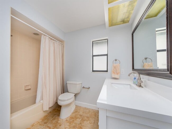 Building Photo - 110 17th St