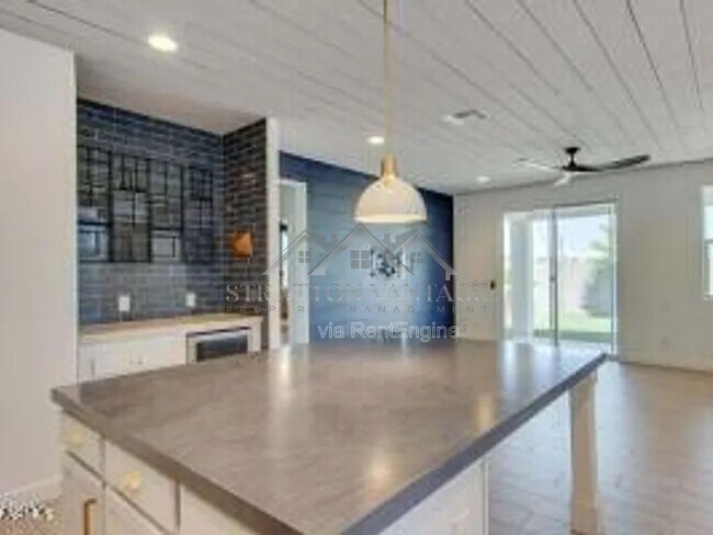 Building Photo - 37755 N Bentgrass Rd