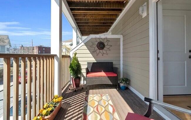Building Photo - 41 Woodville St