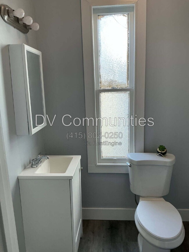 Building Photo - 2084 W 81st St
