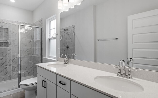 Building Photo - 160 White Oak Gdn Wy