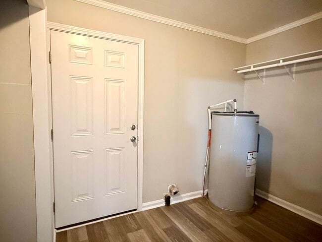 Building Photo - 409 N Crigler St