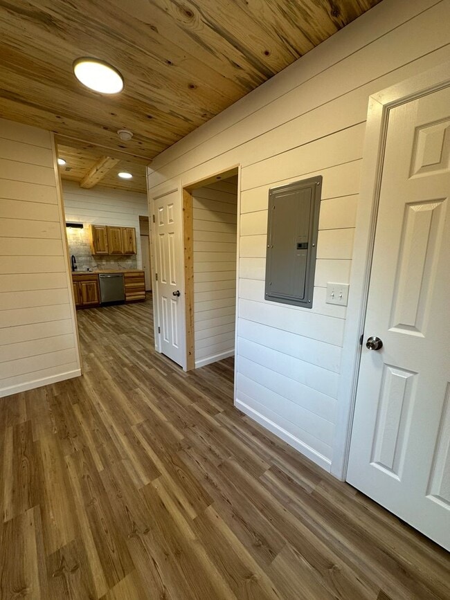 Building Photo - New Construction Log Home | 2 bedroom | 2.5 bathrooms