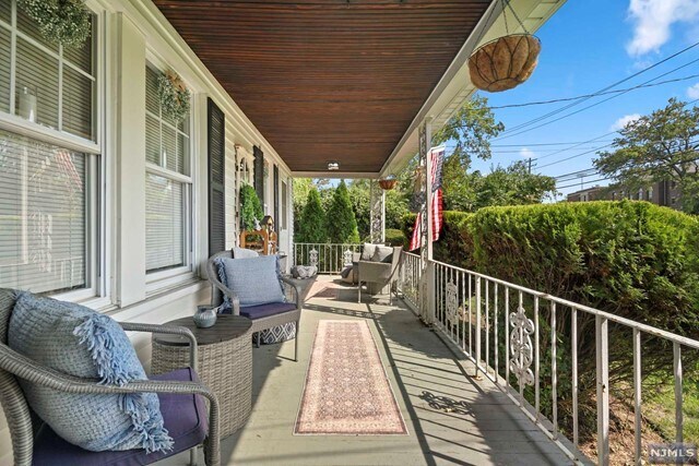 Building Photo - 205 W Main St