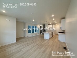 Building Photo - 10063 Torreya Dr