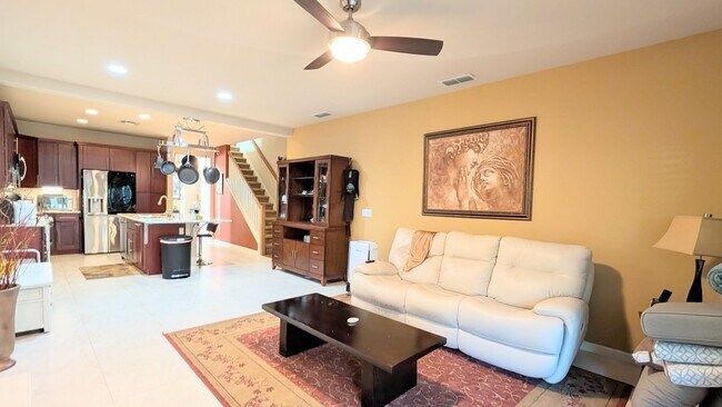 Building Photo - Beautiful Executive Rental in West Sacramento!