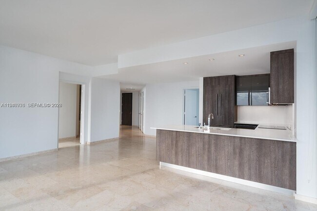 Building Photo - 68 SE 6th St