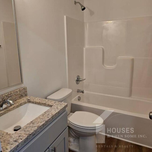 Building Photo - 205 Blackwood St