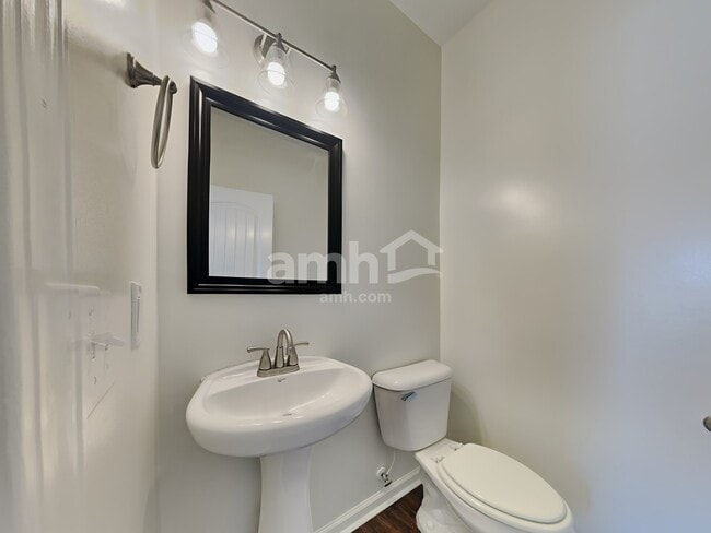 Building Photo - 60 Rhett Ln