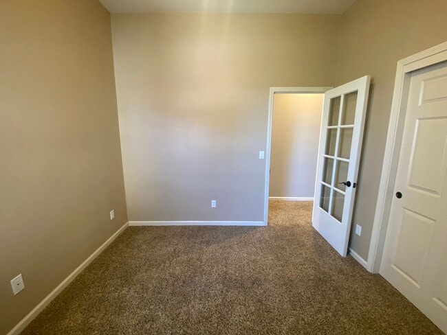 Building Photo - 4 bedroom in Paso Robles