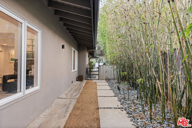 Building Photo - 3355 Alana Dr