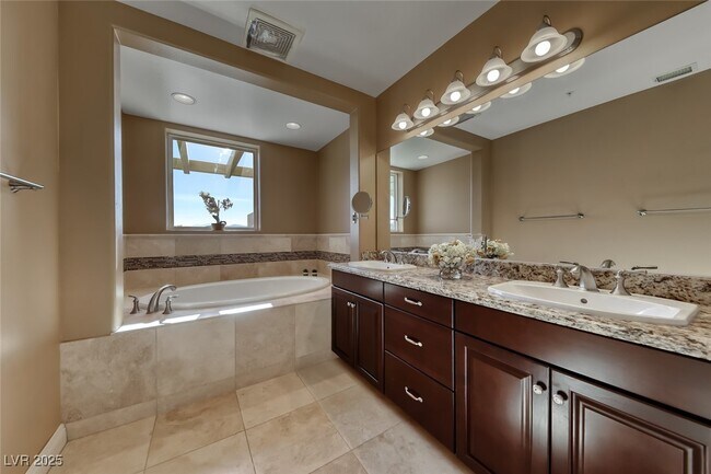 Building Photo - 64 Strada Principale