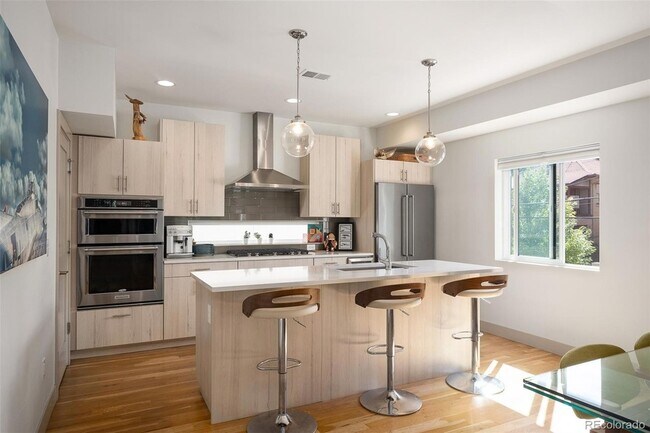 Building Photo - 2224 E 21st Ave