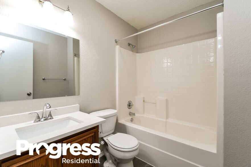 Building Photo - 2412 Ensenada Ln