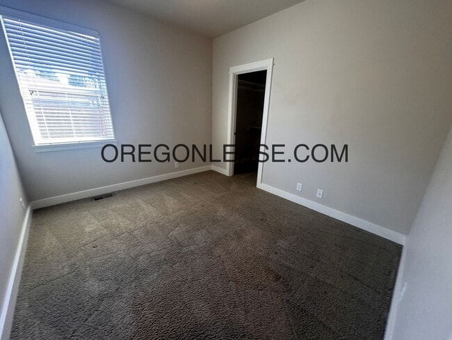 Building Photo - 3 Bedrooms | 2 Bathrooms | 1,800 Sq. Ft. |...
