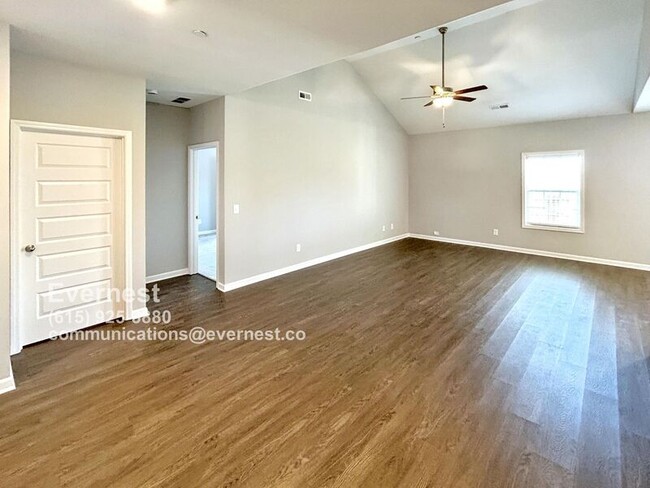 Building Photo - 1311 Ventura Ln