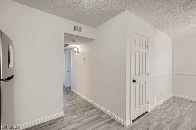 Building Photo - 4364 Tara Ave