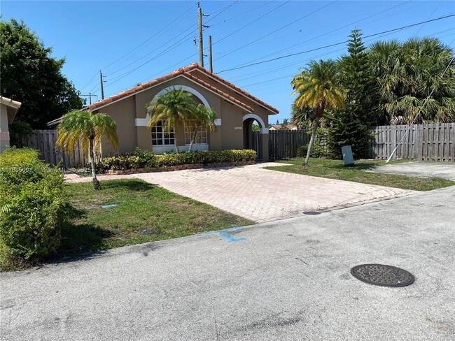 Primary Photo - 7601 NW 166th Terrace