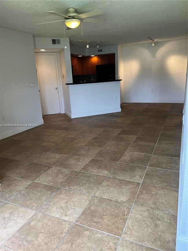 Building Photo - 12510 Vista Isles Dr