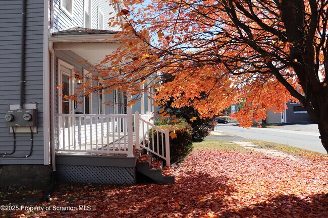 Building Photo - 712 W Lackawanna Ave