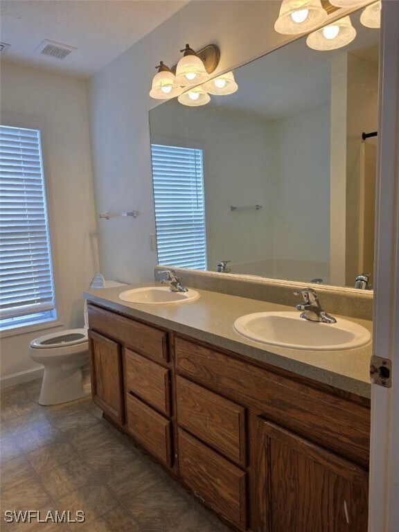 Building Photo - 250 Leawood Cir