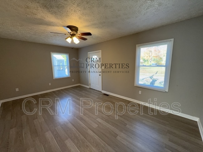 Building Photo - 1233 E Jefferson St