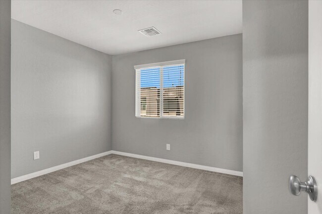 Building Photo - 502 Sonoma Range St