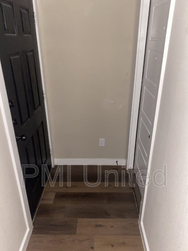 Building Photo - 655 Harvest Moon Dr