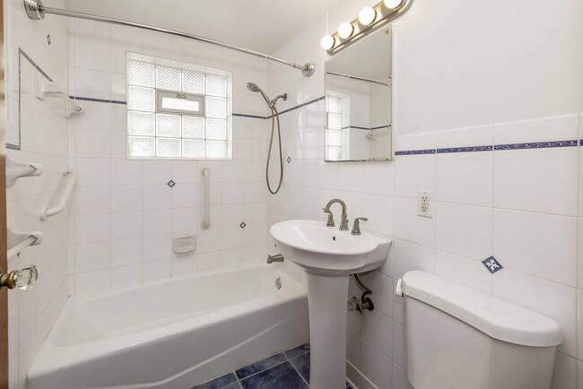 Building Photo - 4750 N Elkhart Ave