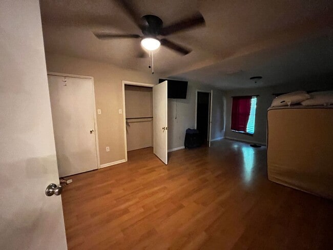 Building Photo - Private 2 Bed, 2 Bath Home on Acreage – 10...