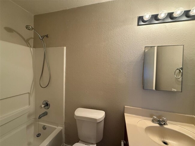 Building Photo - 2522 Stapleford Dr