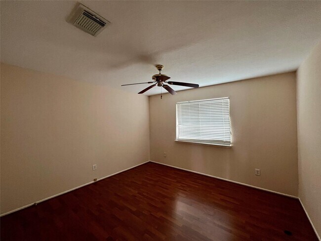 Building Photo - 2211 Ruffian Ln