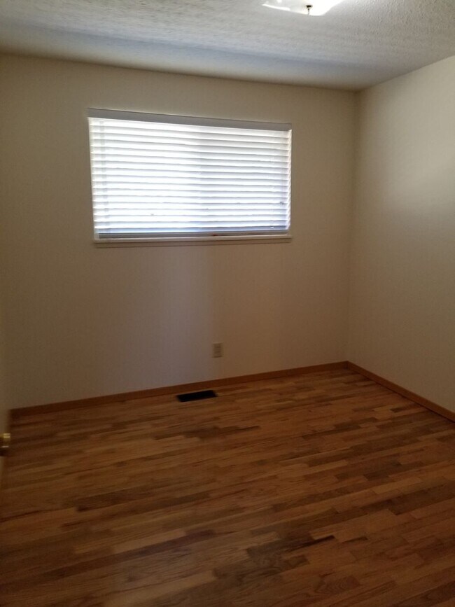 Building Photo - n601