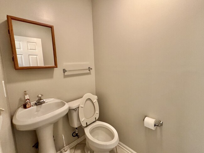 Building Photo - 212 Talah Ln