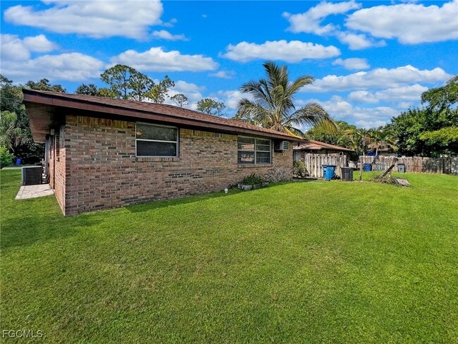 Building Photo - 27915 Washington St