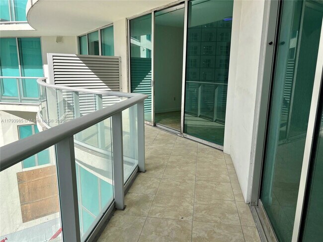 Building Photo - 300 S Biscayne Blvd