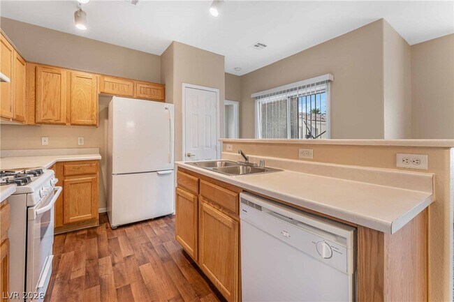 Building Photo - 6170 E Sahara Ave