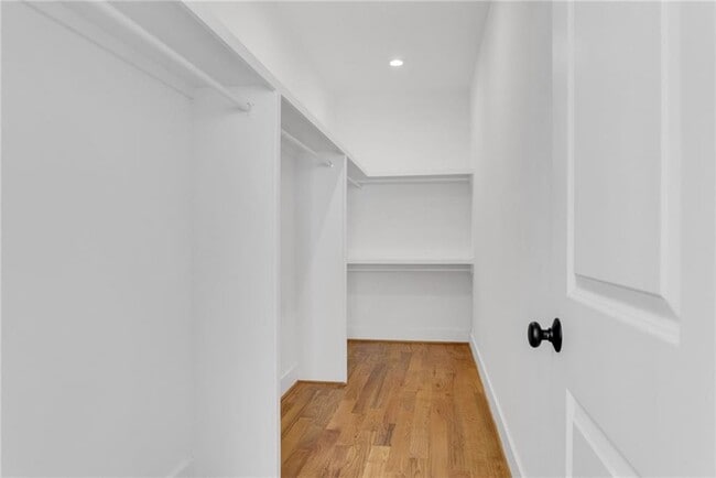 Building Photo - 976 Dunning St SE