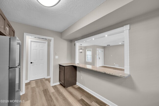 Building Photo - 83 Tulip Ln