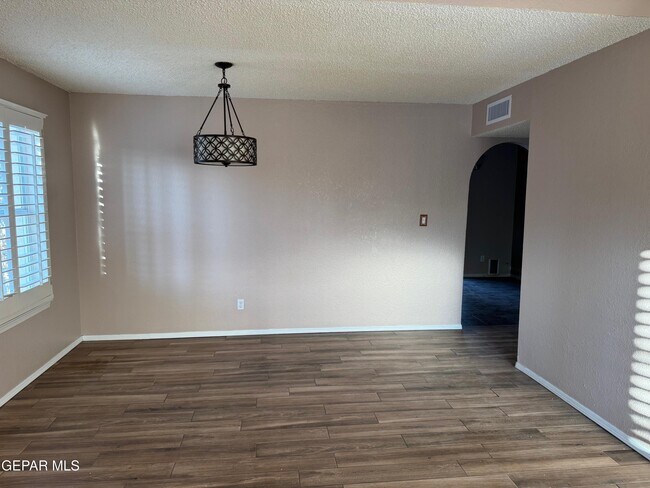 Building Photo - 1428 Beethoven Pl